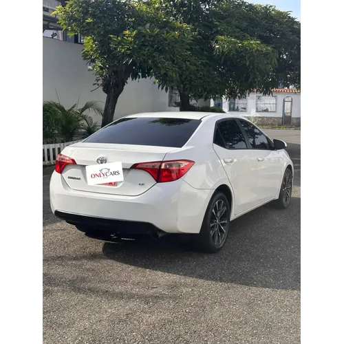 Toyota Corolla LE 2017 Blanco Caracas