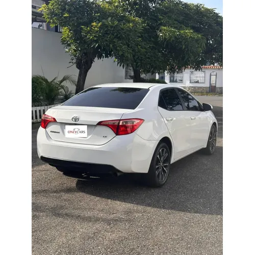 Toyota Corolla LE 2017 Blanco Caracas