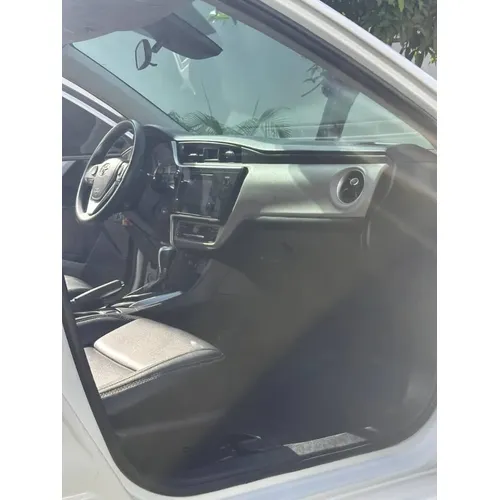 Toyota Corolla LE 2017 Blanco Caracas