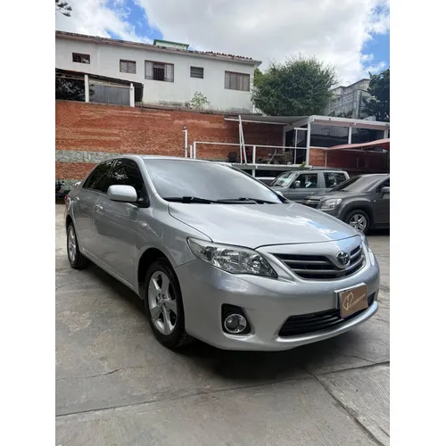 Toyota Corolla XEI 2013 Plateado Caracas