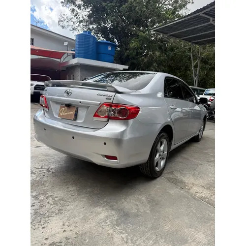 Toyota Corolla XEI 2013 Plateado Caracas