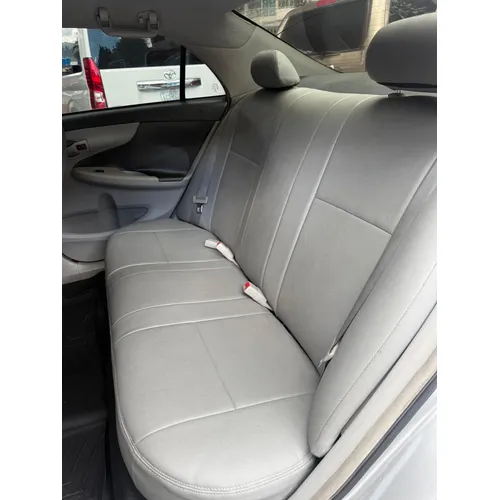 Toyota Corolla XEI 2013 Plateado Caracas