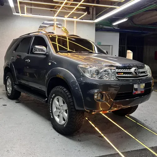 Toyota Fortuner 2010 Gris Caracas
