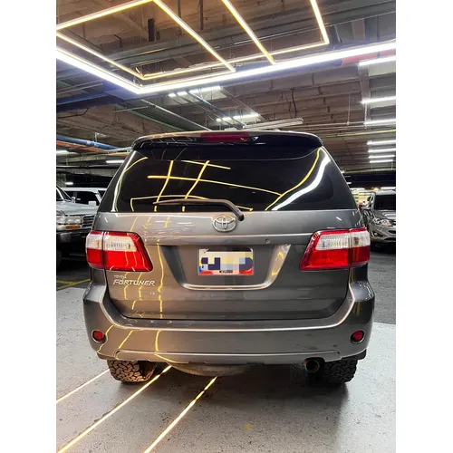 Toyota Fortuner 2010 Gris Caracas