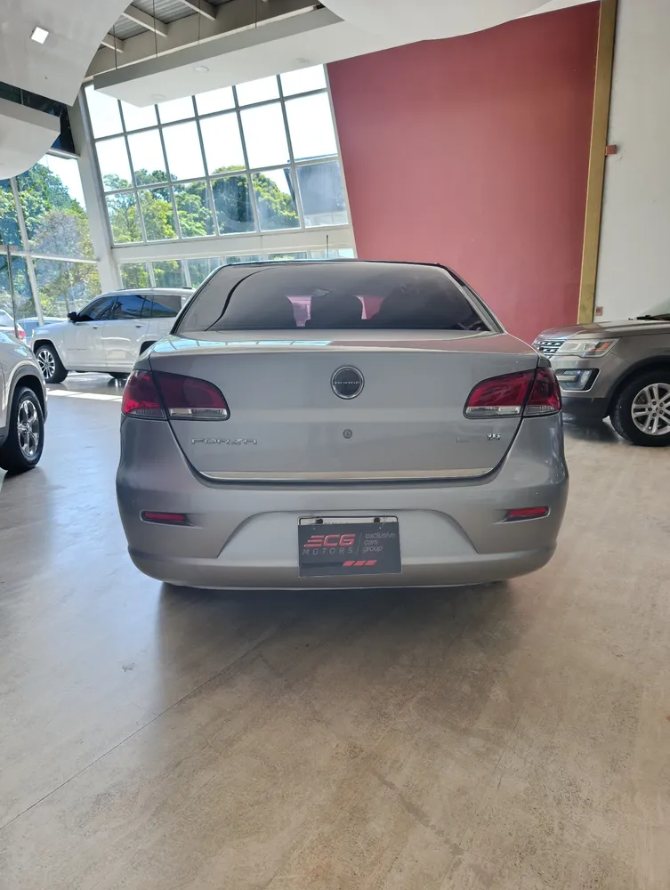 Dodge Forza LX 2016 Plateado Valencia