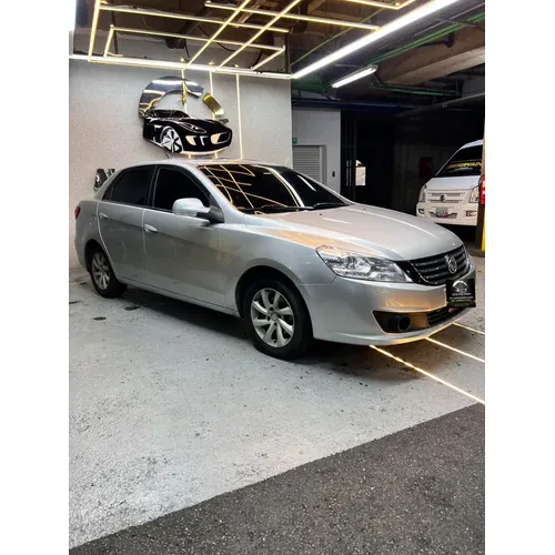 Dongfeng S30 2022 Plateado Caracas