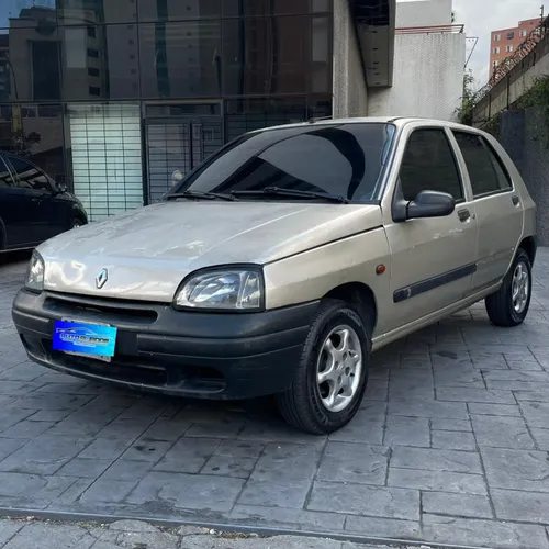 Renault Clio 2001 Dorado Caracas