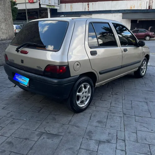 Renault Clio 2001 Dorado Caracas
