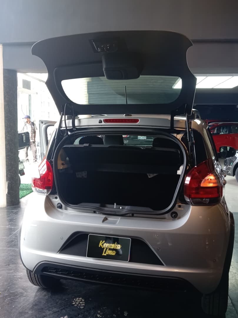 Fiat Mobi 2025 Plateado Caracas