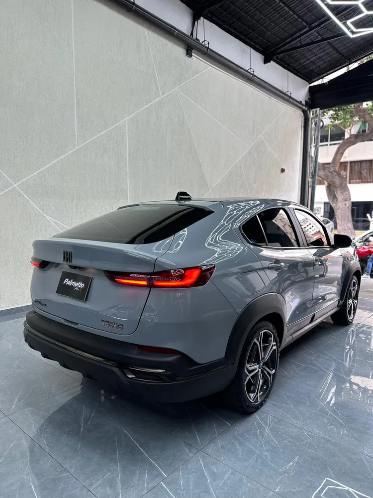 Fiat Fastback Impetus 2025 Gris Caracas