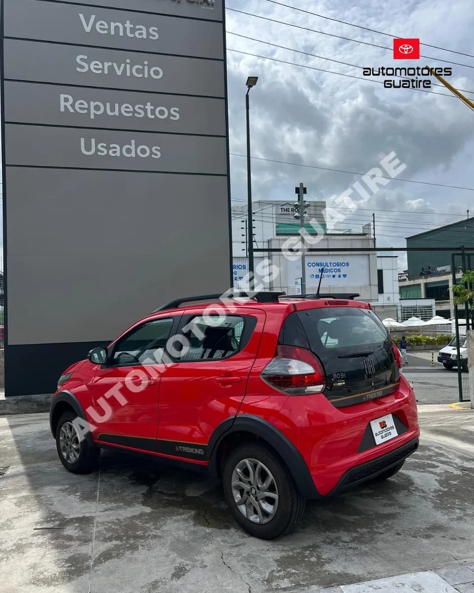 Fiat Mobi Trekking 2024 Rojo