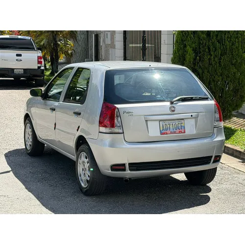 Fiat Palio 2010 Plateado Caracas