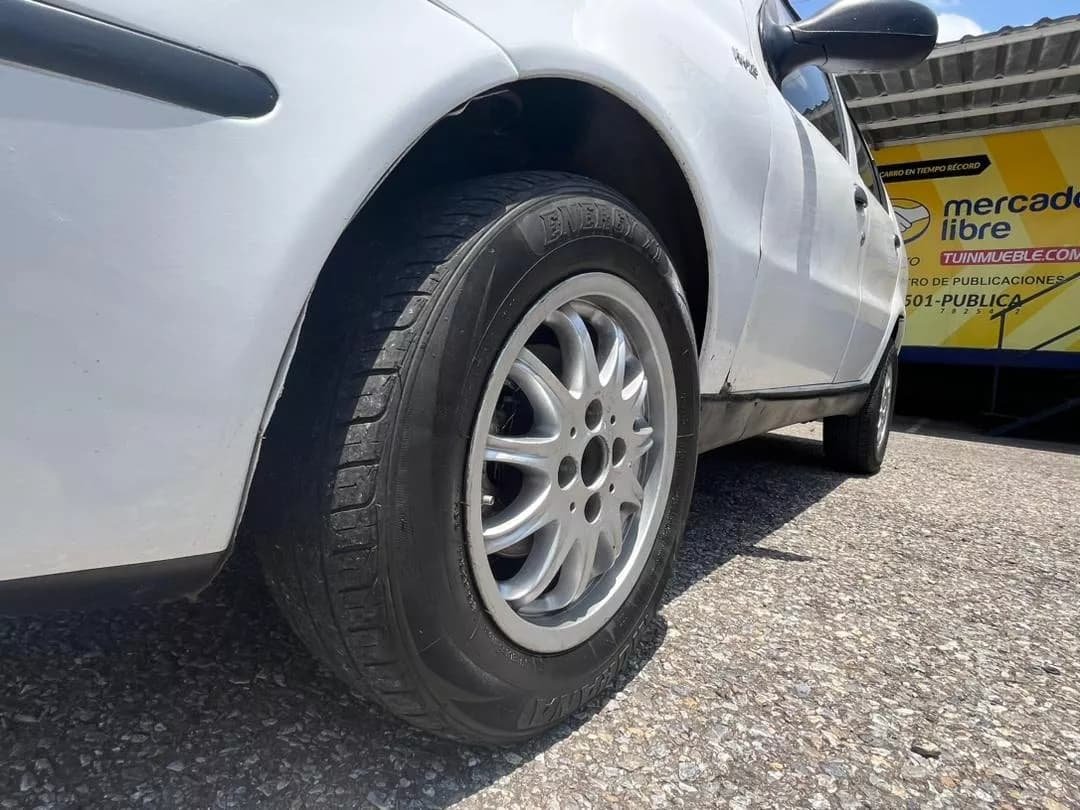 Fiat Siena Blanco Modelo 2007