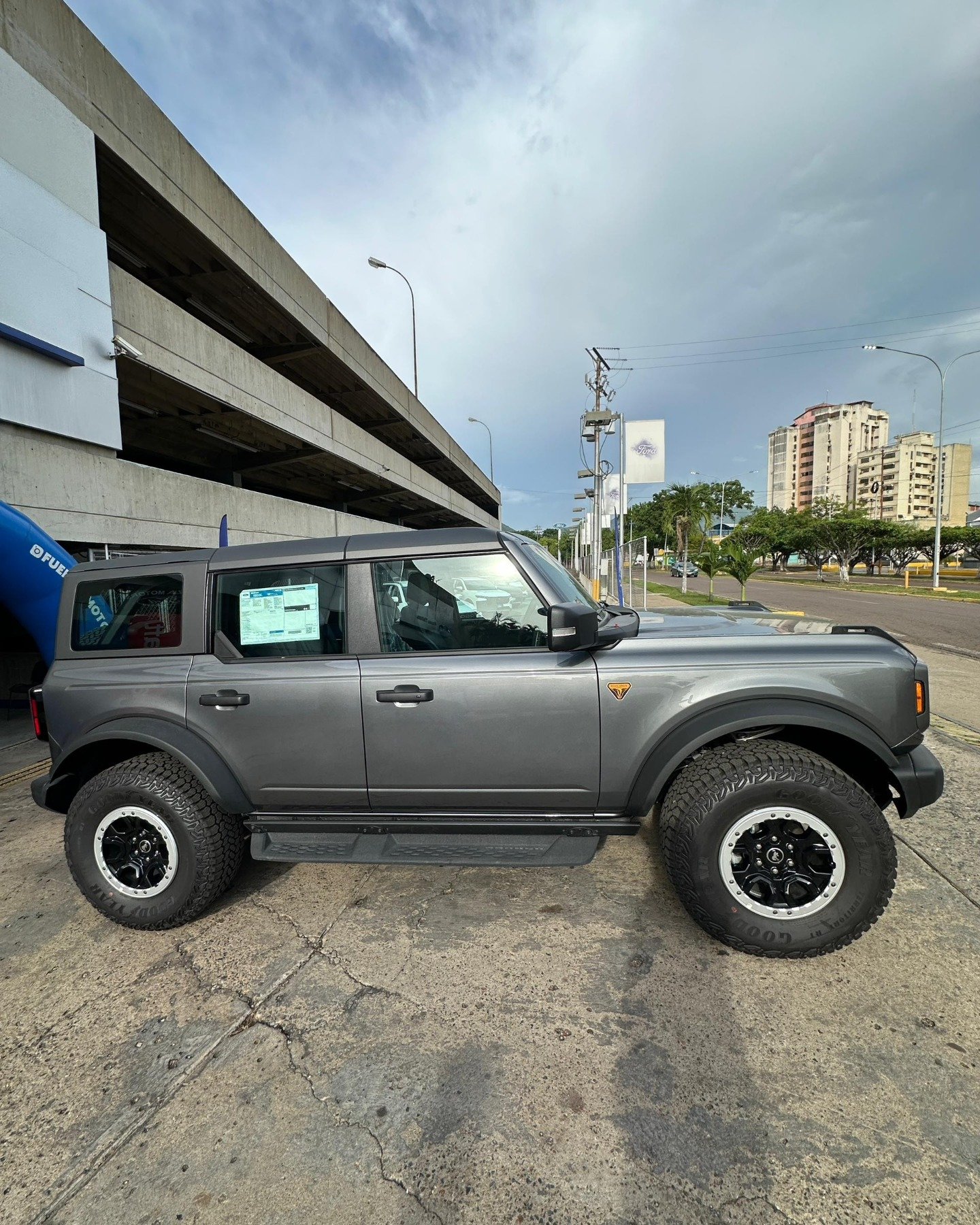 Ford Bronco Badlands 2025 0 km Gris