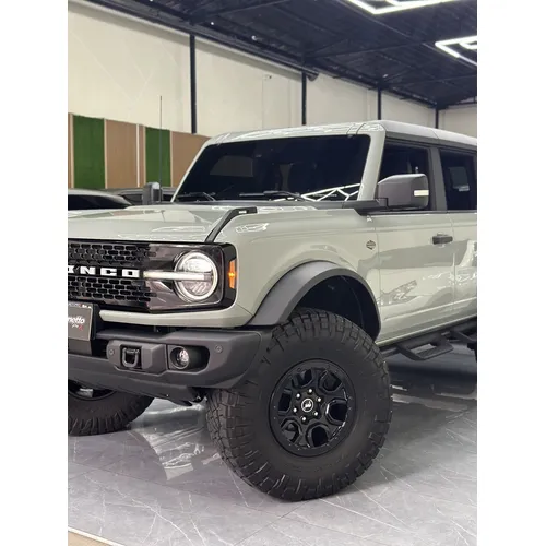 Ford Bronco 2024 Gris Caracas