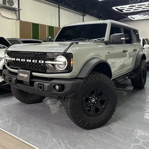 Ford Bronco 2024 Gris Caracas