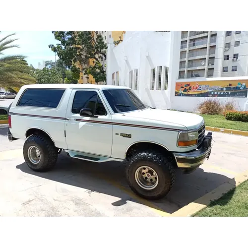 Ford Bronco 1993 Blanco Caracas