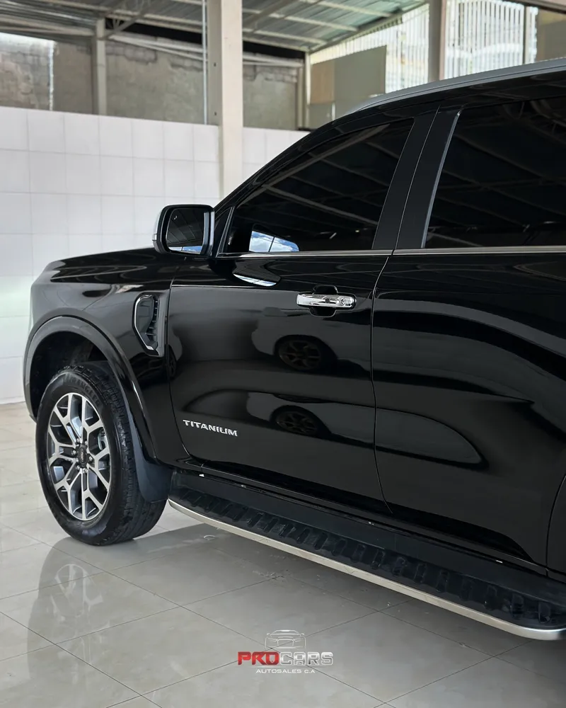 Ford Everest Titanium 2025 Negro Caracas