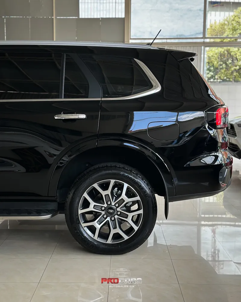 Ford Everest Titanium 2025 Negro Caracas