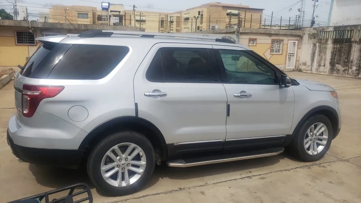 Ford Explorer 2014 versión 4x4 automática
