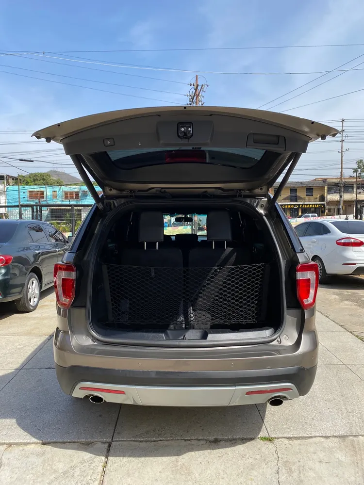Ford Explorer Limited 2016 Gris Valencia