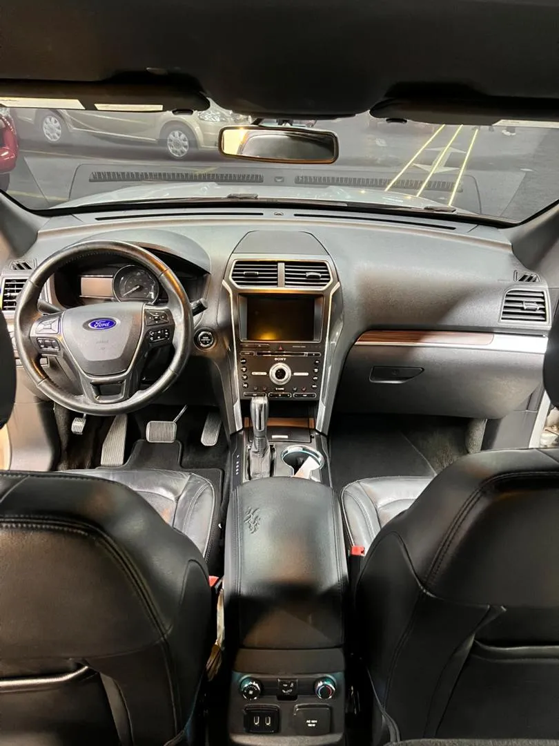Ford Explorer 2016 Limited 4x4 plata10