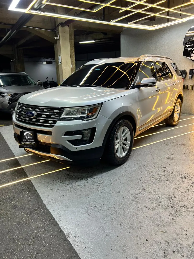 Ford Explorer Limited 2016 Plateado Caracas