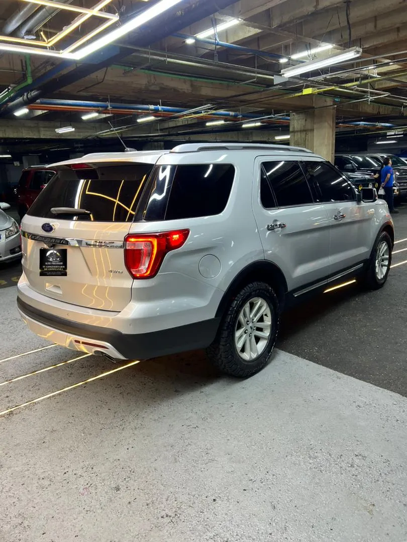 Ford Explorer Limited 2016 Plateado Caracas
