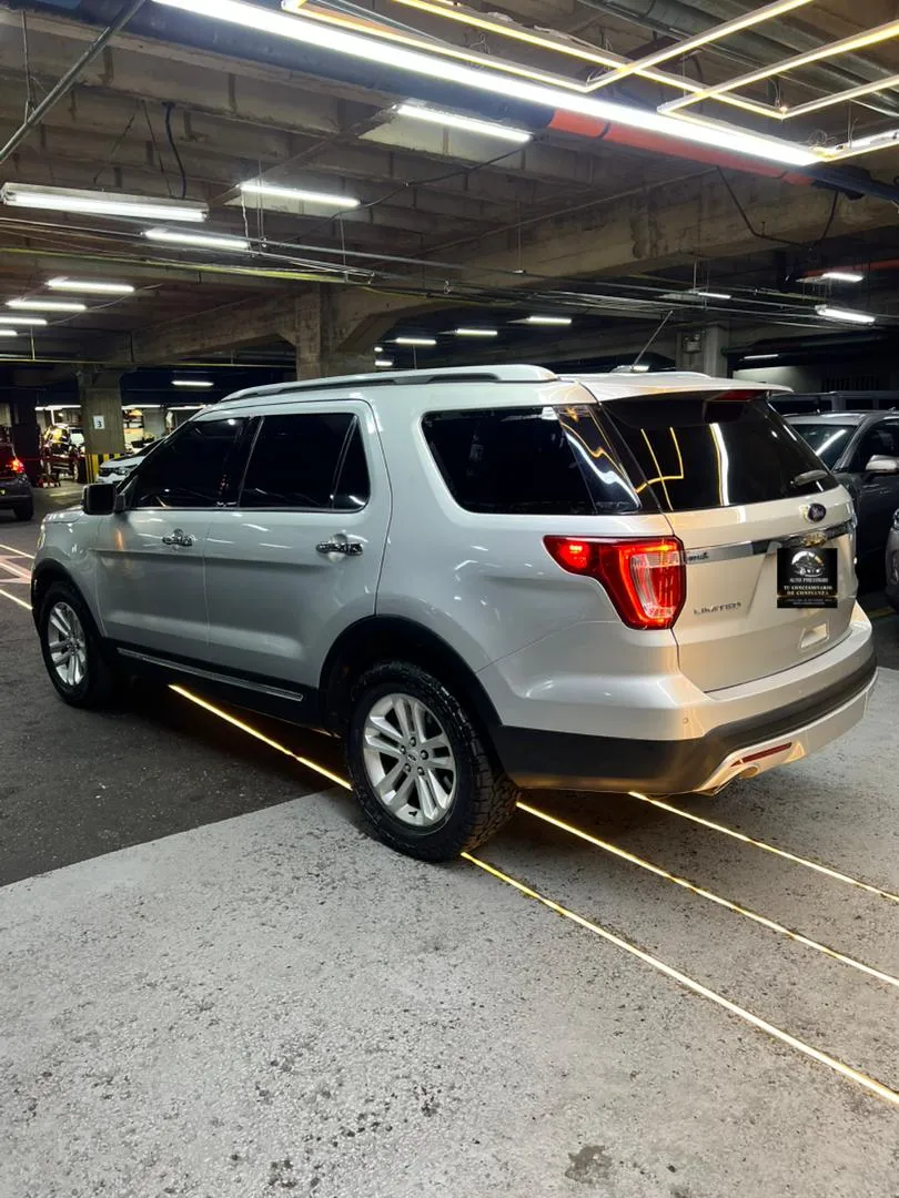 Ford Explorer Limited 2016 Plateado Caracas