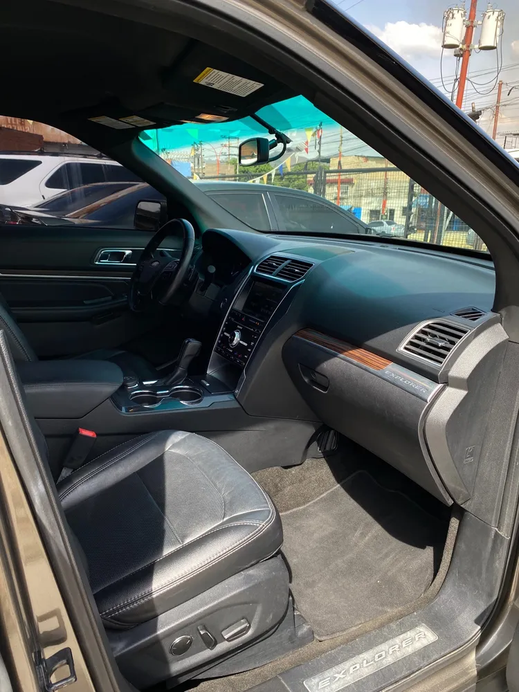 Ford Explorer Limited 2016 Gris Valencia