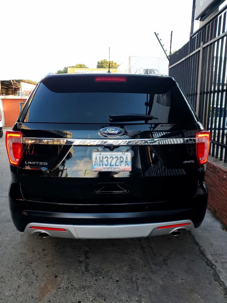 Ford Explorer Limited 2016 Negro