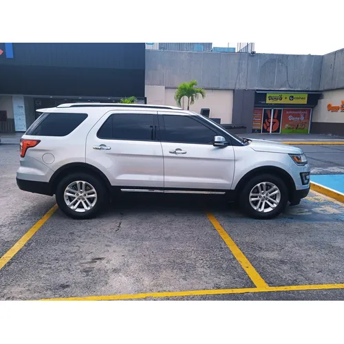Ford Explorer Limited 2016 Plateado Caracas