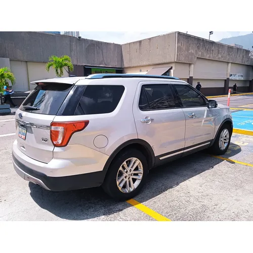 Ford Explorer Limited 2016 Plateado Caracas