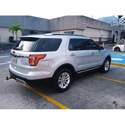 Ford Explorer Limited 2016 Plateado Caracas