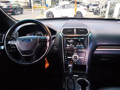 Ford Explorer Limited 2016 Plateado Caracas