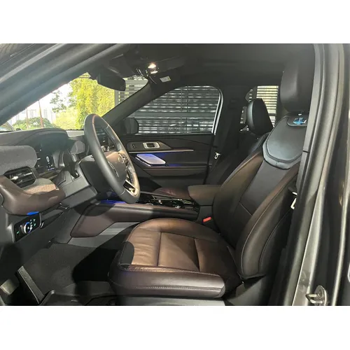 Ford Explorer Platinum 2025 Gris Caracas