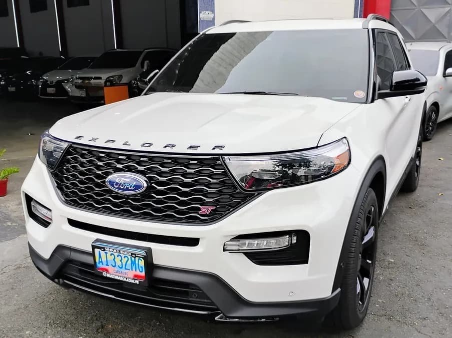 Ford Explorer ST 2023 Blanco