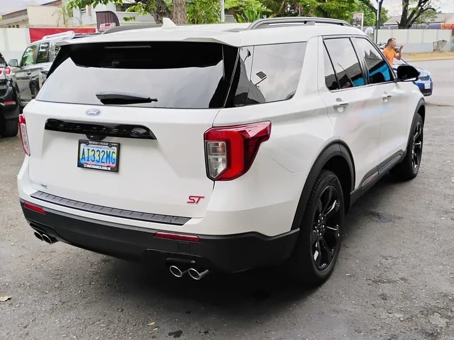 Ford Explorer ST 2023 Blanco