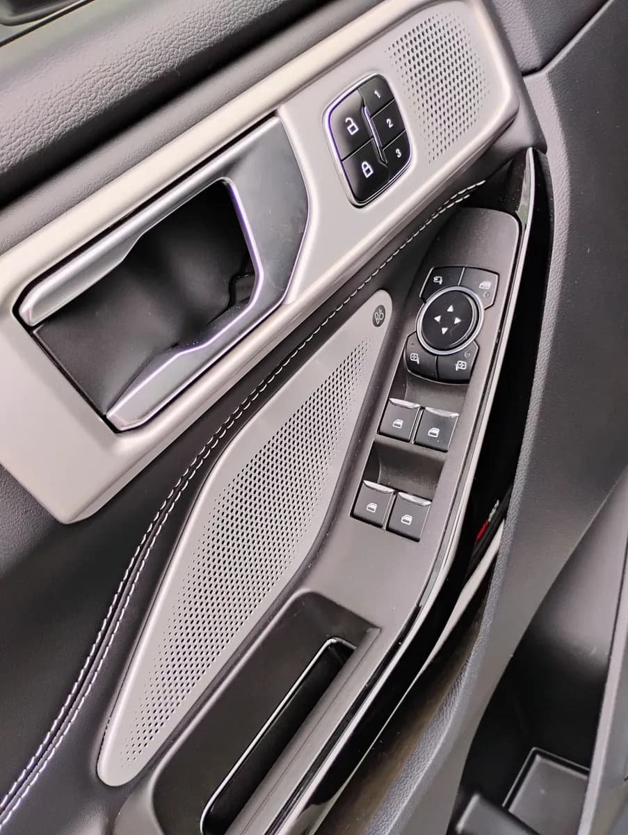 Ford Explorer ST 2023 Blanco