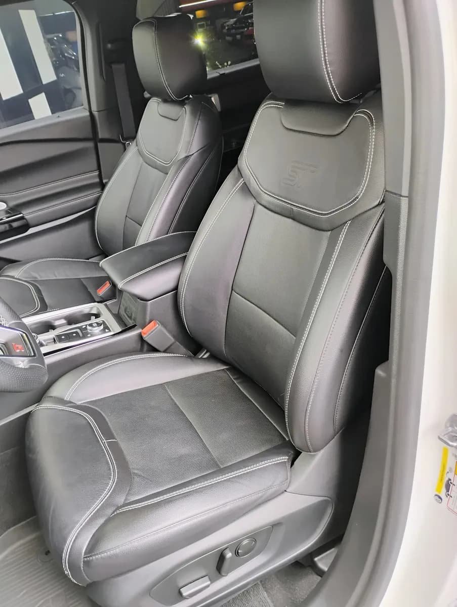 Ford Explorer ST 2023 Blanco