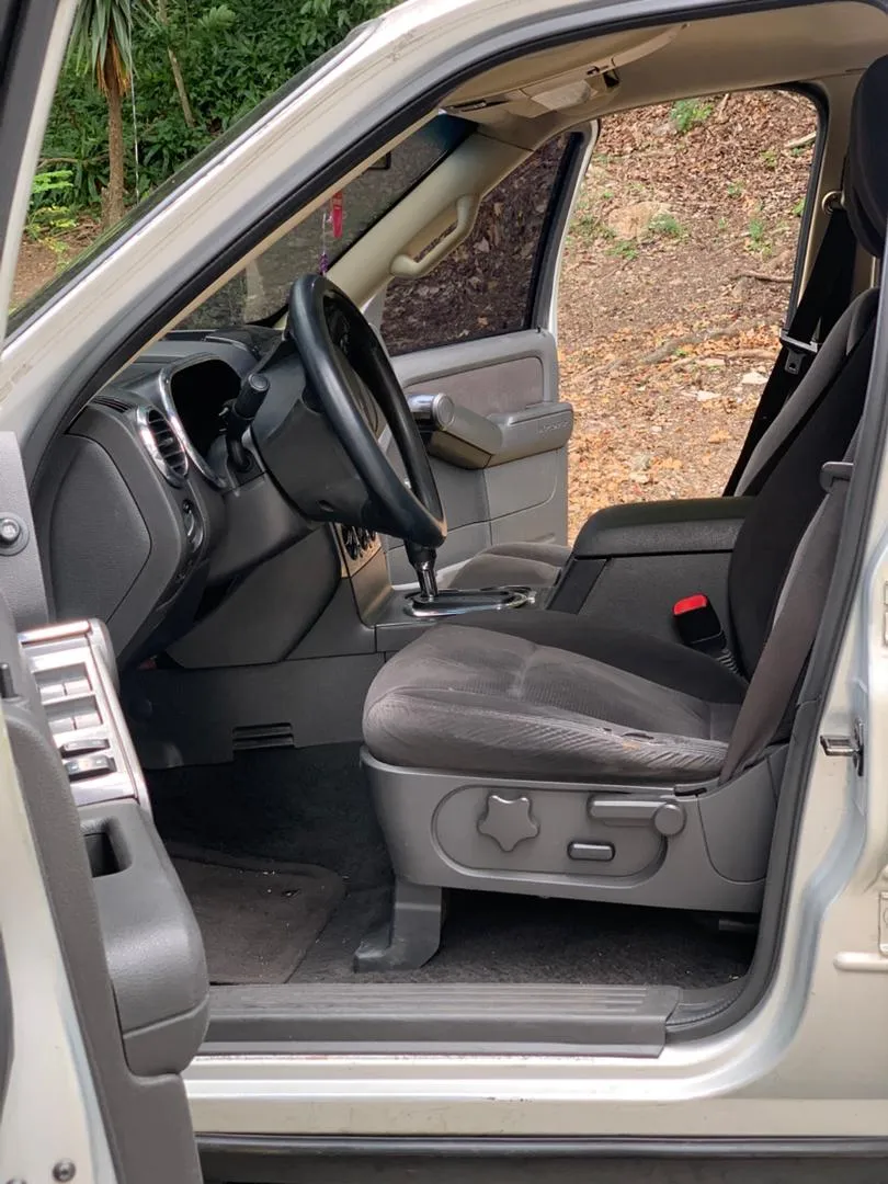 Ford Explorer XLT 2011 Plateado Caracas