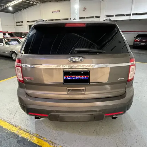 Ford Explorer XLT 2012 Gris Caracas