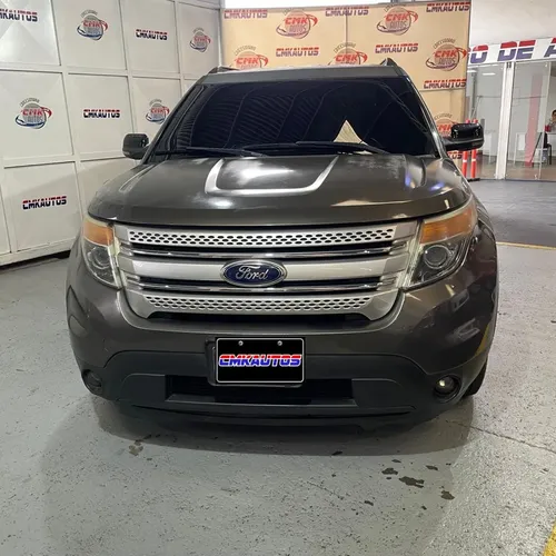 Ford Explorer XLT 2012 Gris Caracas