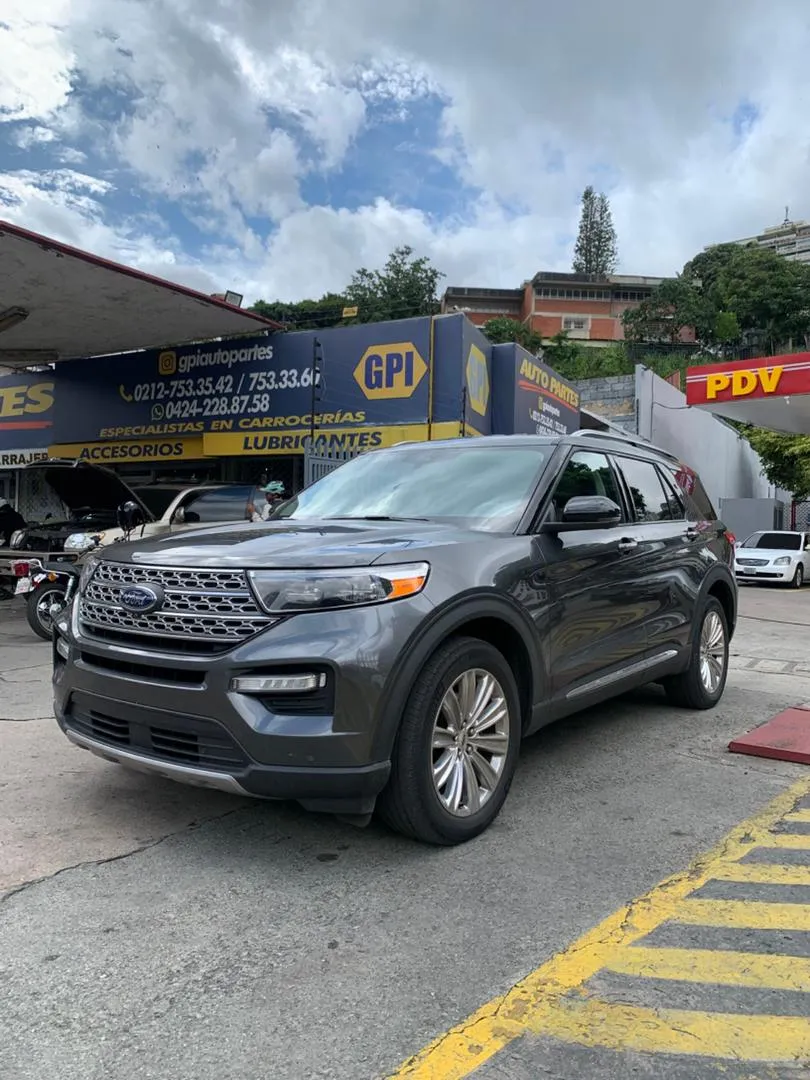 Ford Explorer Limited 2020 Gris Caracas