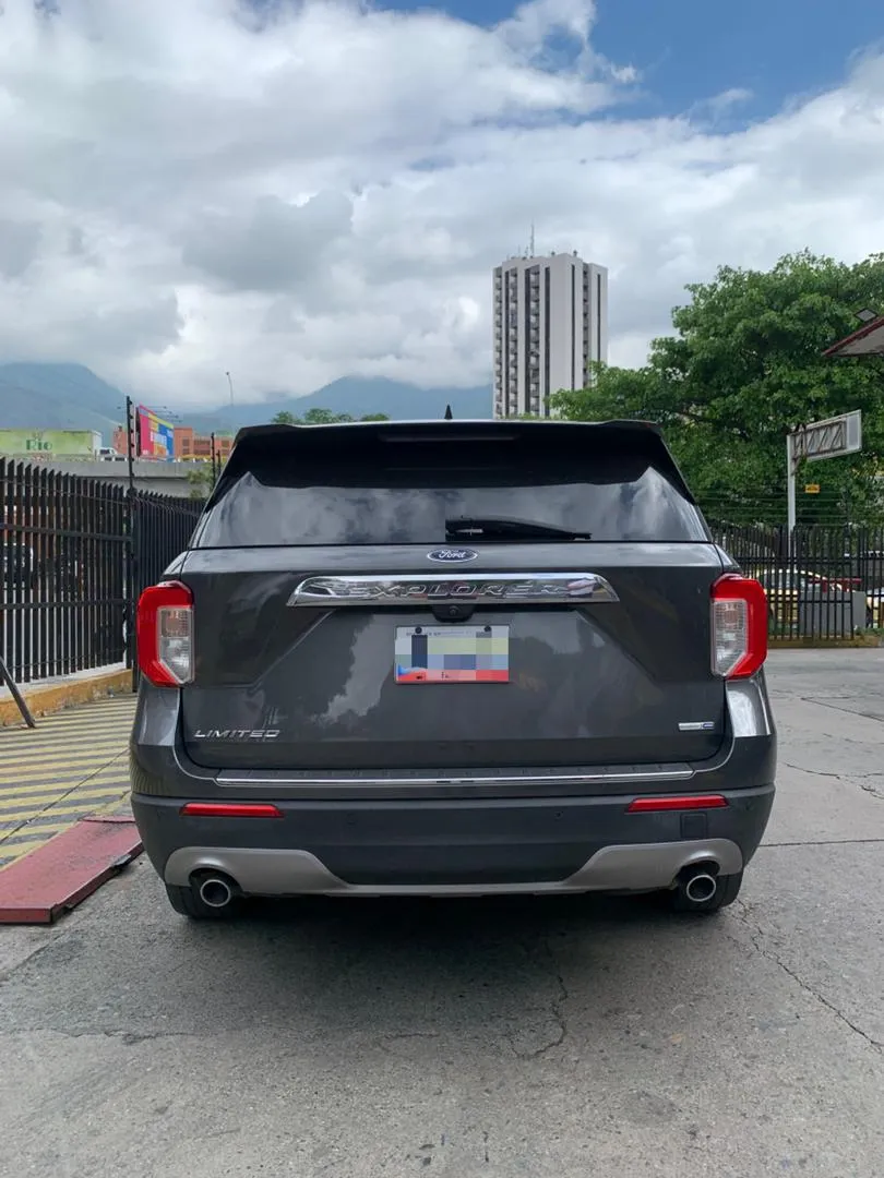 Ford Explorer Limited 2020 Gris Caracas