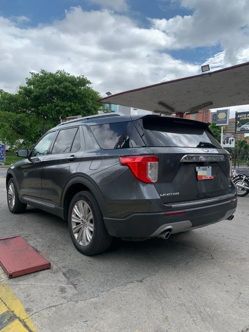 Ford Explorer Limited 2020 Gris Caracas