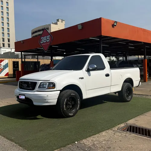 Ford F-150 2005 Blanco Lechería