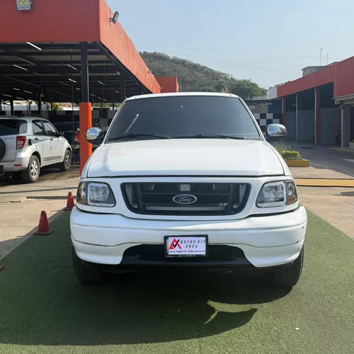 Ford F-150 2005 Blanco Lechería