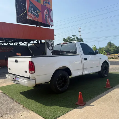 Ford F-150 2005 Blanco Lechería