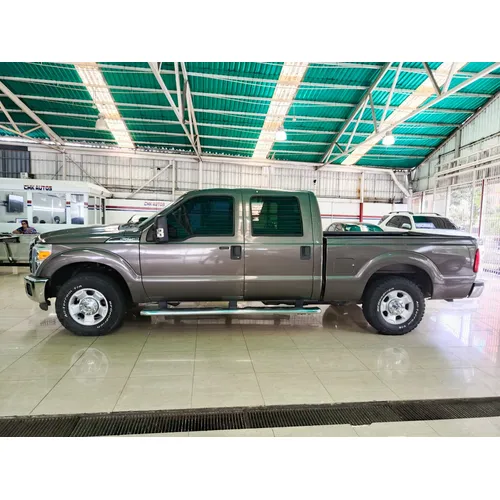 Ford F-250 2011 Gris Caracas